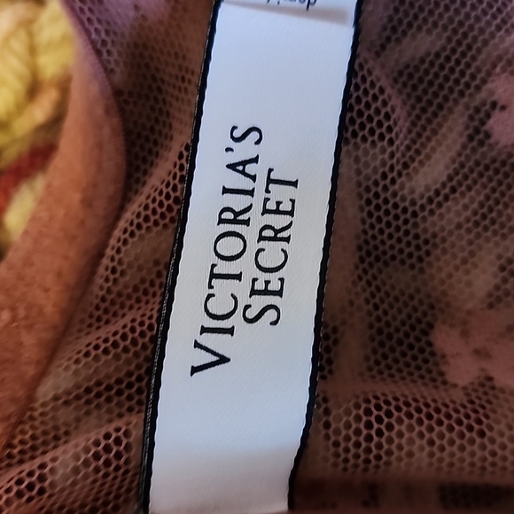 Victoria Secret demi front clasping razor back 32 DDD bra. - Picture 5 of 8